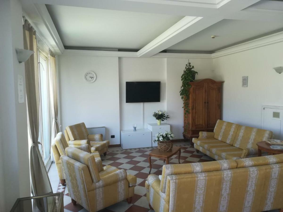 Residenza Villa Margherita Rimini Exterior photo